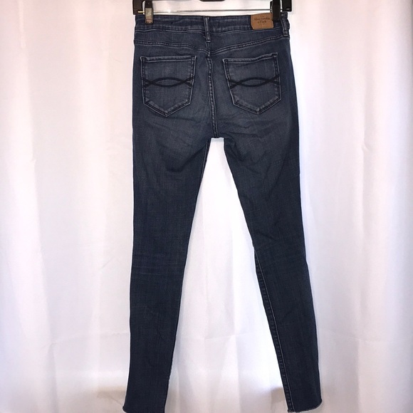 ABERCROMBIE & FITCH- SKINNY JEANS/ RIPPED - Picture 2 of 5